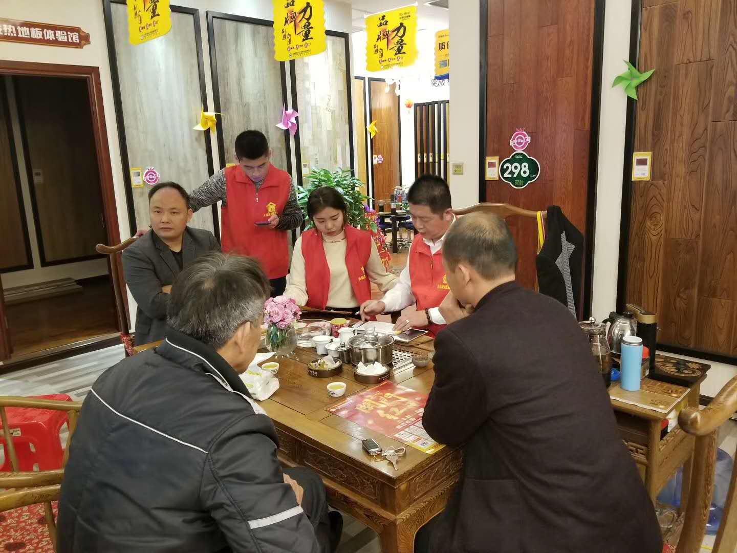 品牌營銷|榮事達地板經銷商不靠扶持靠實干，活動進行中
