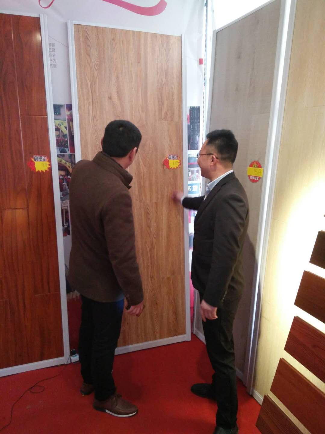 品牌營銷|榮事達地板經銷商不靠扶持靠實干，活動進行中
