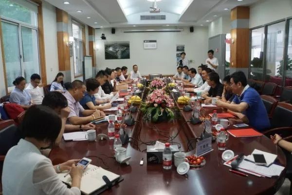 品牌大事|巴德士、湘江、展辰等企業(yè)大佬為何齊聚亞士? 品牌大事|巴德士、湘江、展辰等企業(yè)大佬為何齊聚亞士?