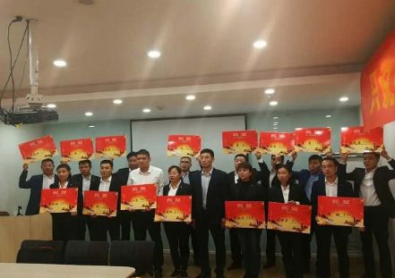 仲景宛西制藥張海英：為武漢市民送藥，感動(dòng)別人先感動(dòng)自己