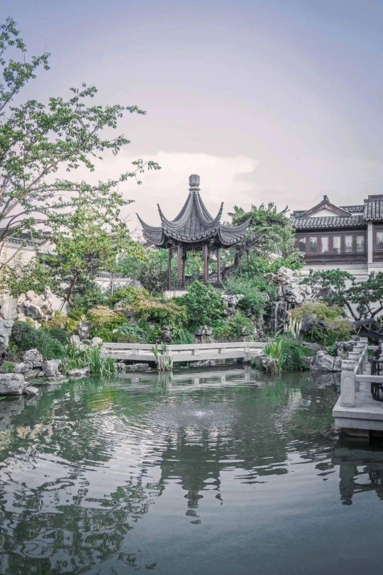 山水為丹青，門窗為鏡頭！三宅門窗為中式建筑添彩… 