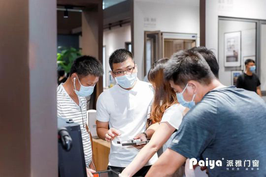 人氣爆棚超震撼!!派雅門窗攜“至臻新品”驚艷建博會！ 