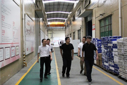中國五金制品協(xié)會、中國日用五金技術(shù)開發(fā)中心領(lǐng)導(dǎo)蒞臨櫻花智能鎖考察